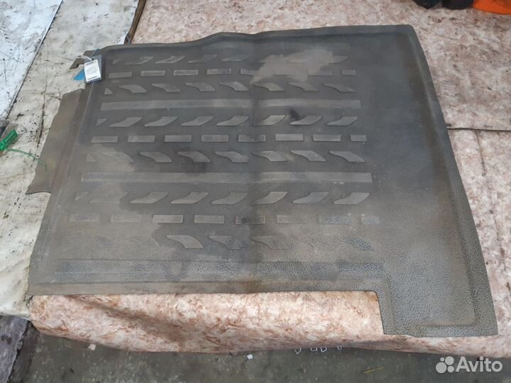 Обшивка пола правая XF105 DAF