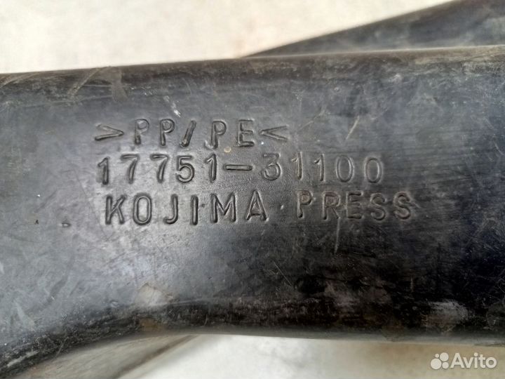 Патрубок воздушного фильтра