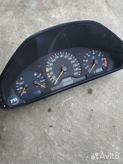 Щиток приборов Мерседес С класс w202