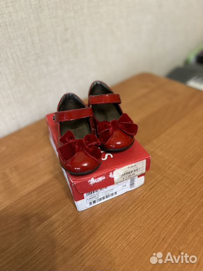 Туфли для девочки праздничные