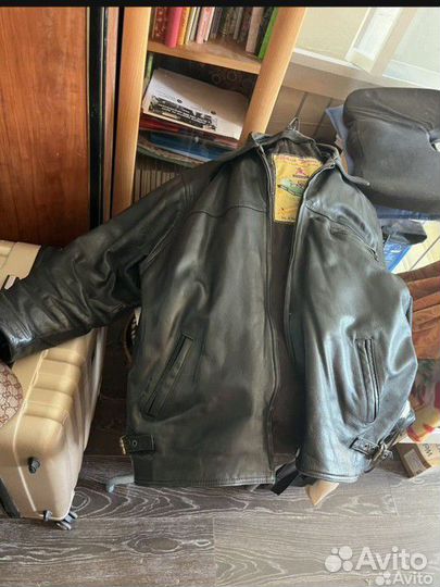 Черная трендовая куртка винтаж