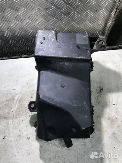 Корпус воздушного фильтра Skoda Octavia Tour