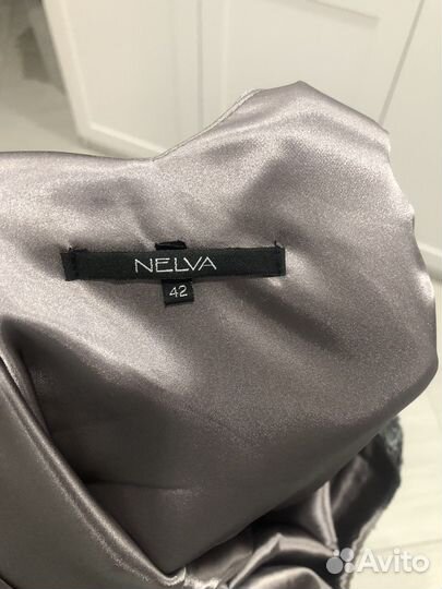 Платье фирмы Nelva