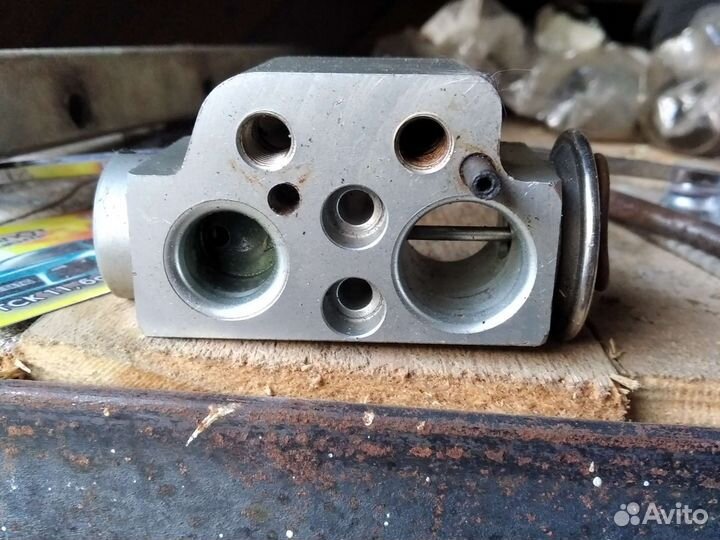 Клапан Volkswagen Touareg 2007 7L0820679D