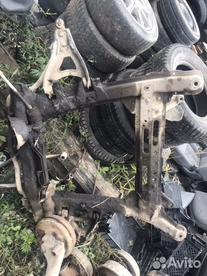 Передний подрамник в сборе Renault Megan 1