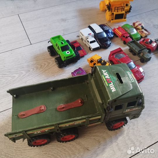 Игрушки машинки пакетом