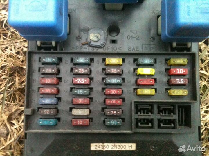 Ниссан Альмера н15 1998г. Блок предохранителей