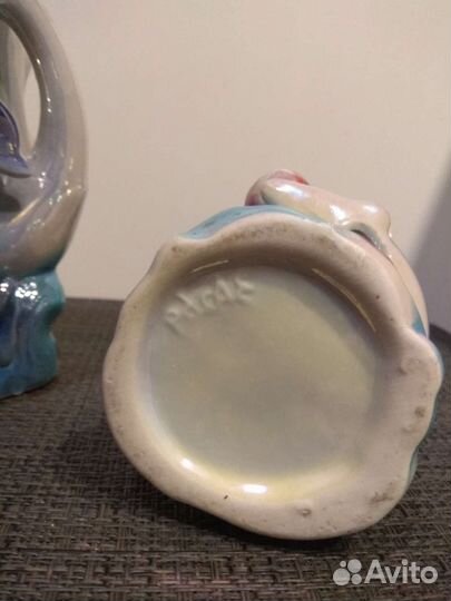 Ваза статуэтка фарфоровая