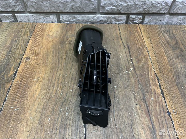 Opel Astra J GTC Дефлектор воздушный LH