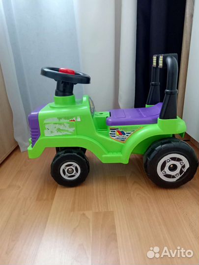 Трактор каталка для детей