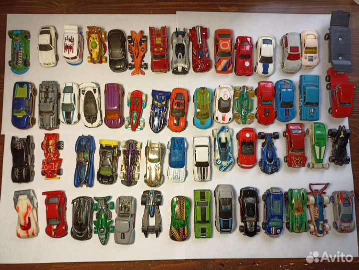 Продам машинки Hotwheels 60 штук