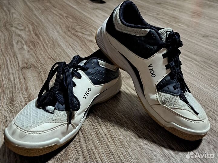 Волейбольные кроссовки