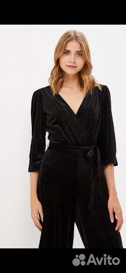 Велюровый комбинезон