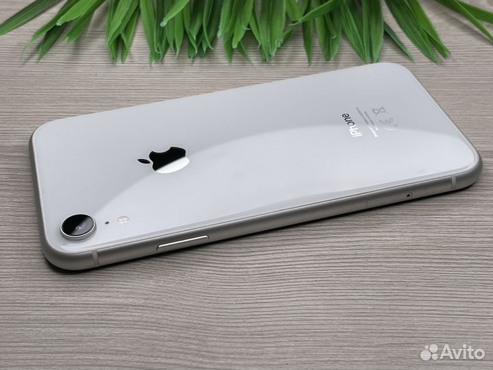 iPhone XR 128GB White