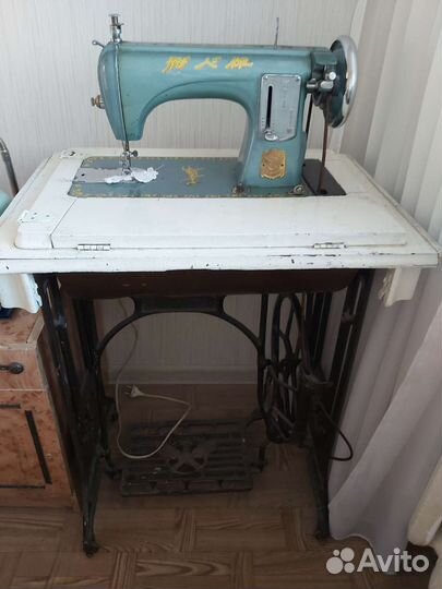 Подставка под машинку. Китайская швейная машина