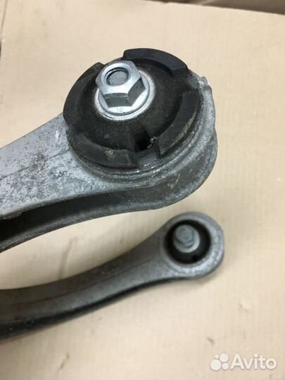 Рычаг передний верхний левый Mercedes w211