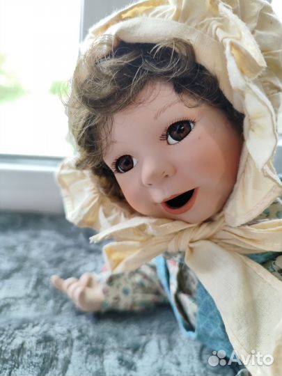 Кукла фарфоровая коллекционная