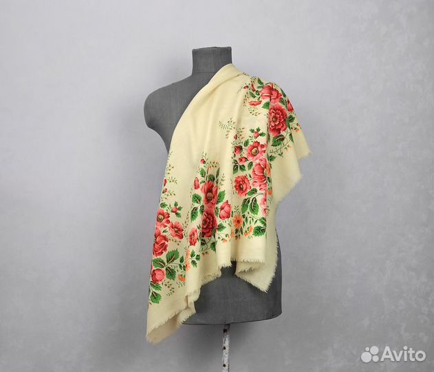 Павлопосадский платок винтаж СССР светлый фон