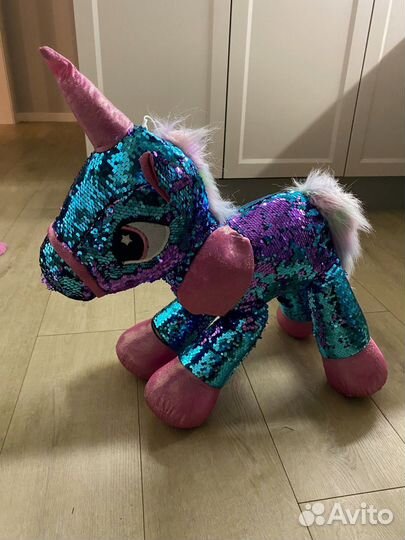 Единорог в пайетках