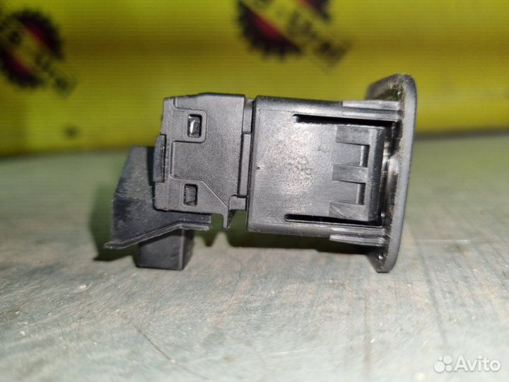 Выключатель подушки безопасности Toyota Corolla