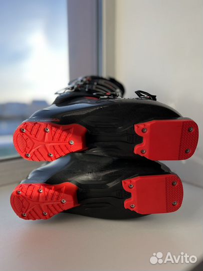 Горнолыжные ботинки atomic