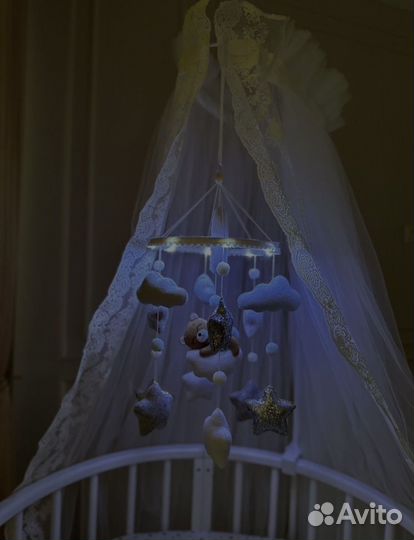 Мобиль в кроватку из фетра