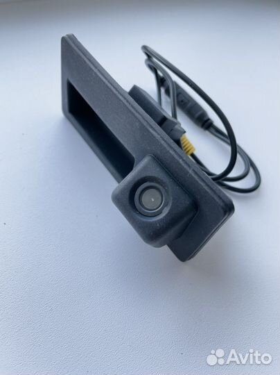 Камера заднего вида Volkswagen с кнопкой багажника