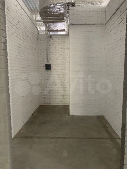 10 кв.м у входа в Пятерочку