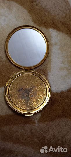 Зеркальце пудреница