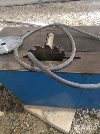 Деревообрабатывающий станок циркулярка фуганок