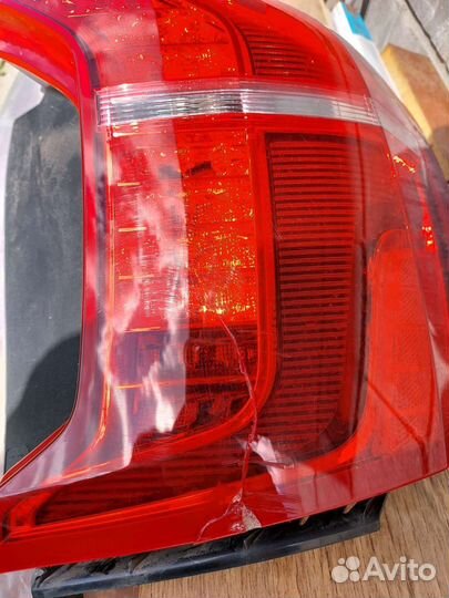 Фонарь правый задний volvo XC90 2 (2015) 31655916