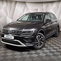 Volkswagen Tiguan 2.0 AMT, 2018, 105 257 км, с пробегом, цена 2 448 000 руб.