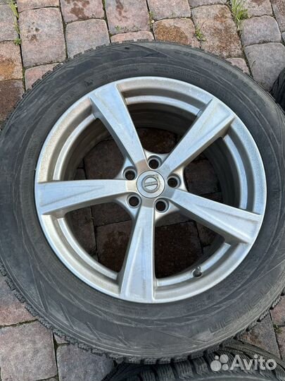 Диски volvo XC90 R18 с зимней резиной