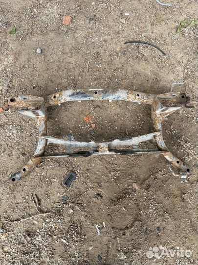 Задний подрамник VW Golf plus