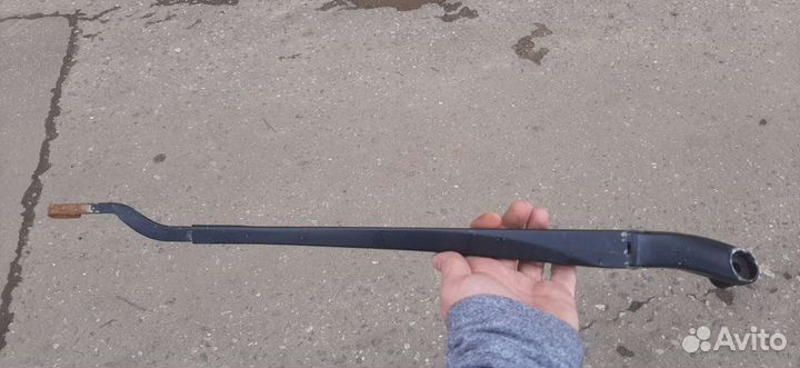 Поводок стеклоочистителя левый церато 3