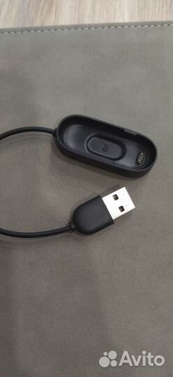 Оригинальная зарядка на часы Xiaomi Mi Band 4