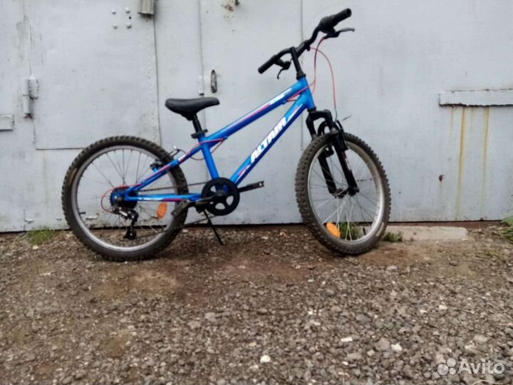 Шесть велосипедов на 20 колесах