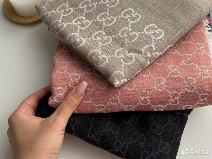 Шаль от бренда gucci