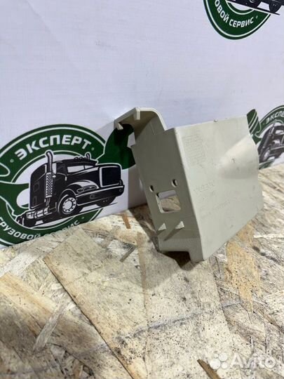 Накладка в салоне правая Volvo Fh4