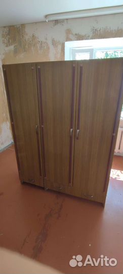 Шкаф
