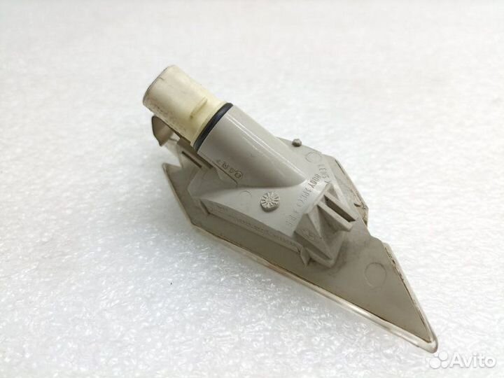 Повторитель поворота в крыло передний правый Bmw