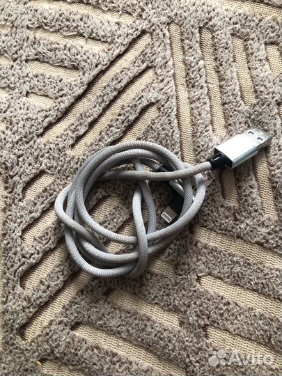 Зарядка на iPhone