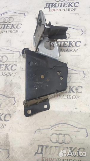 Кронштейн (сопут. товар) VW Touareg 2002-2010