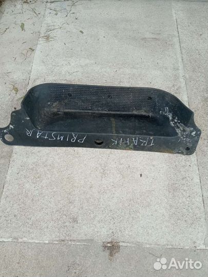 Renault Trafic Mazda Premacy пластиковая подножка