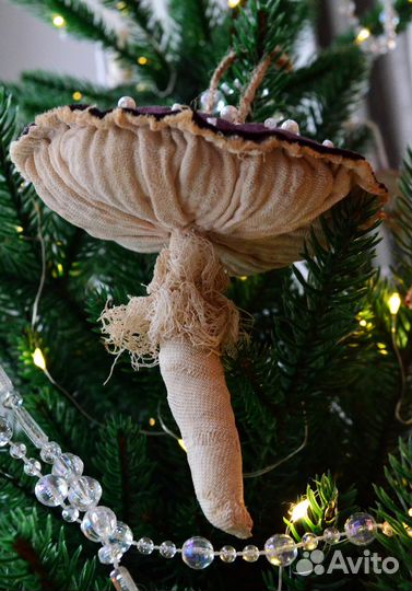 Ёлочная игрушка фиолетовый мухомор