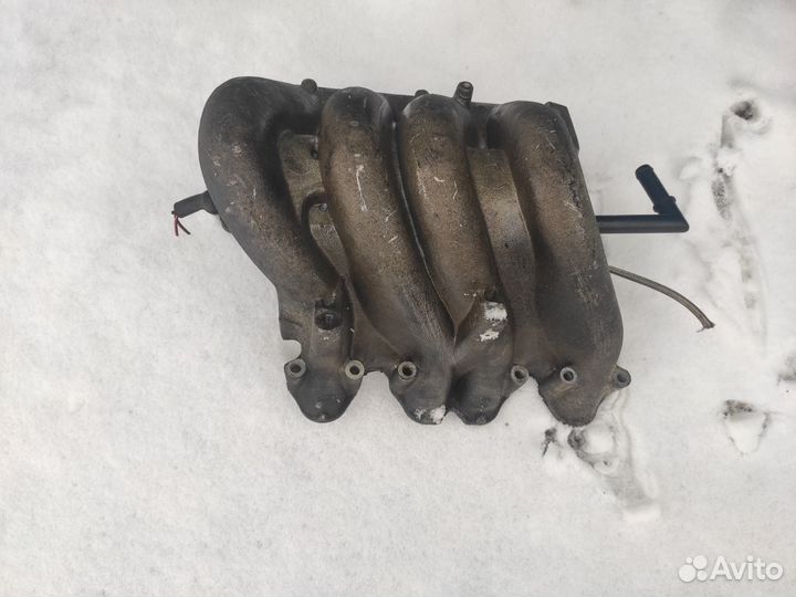 Коллектор впускной Volkswagen Golf 2 1.8