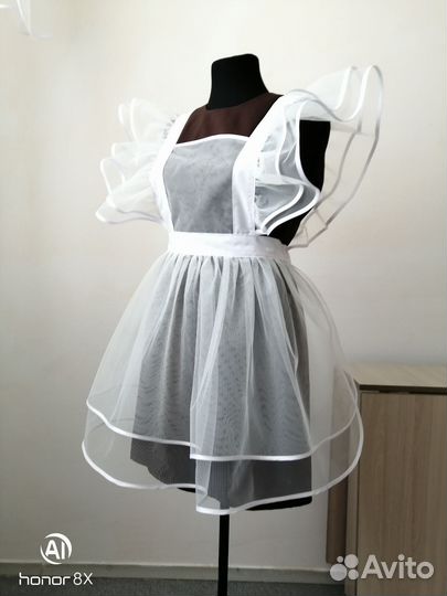 Белый школьный фартук