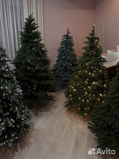 Елка искусственная литая с шишками