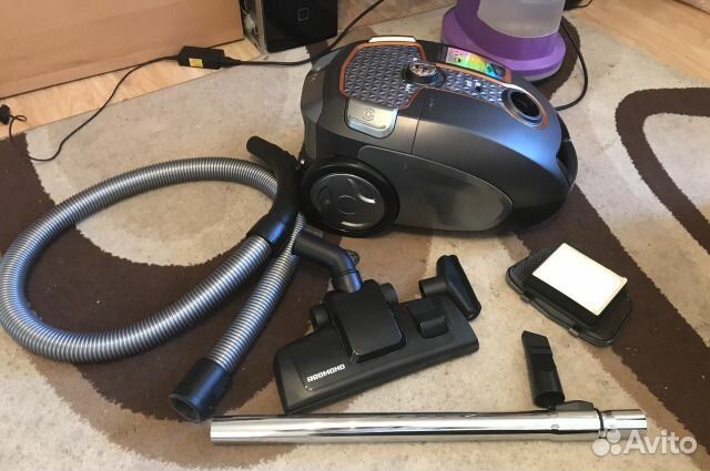 Пылесос Redmond rv-322