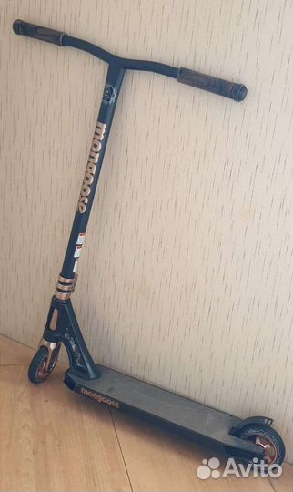 Трюковой самокат Mongoose